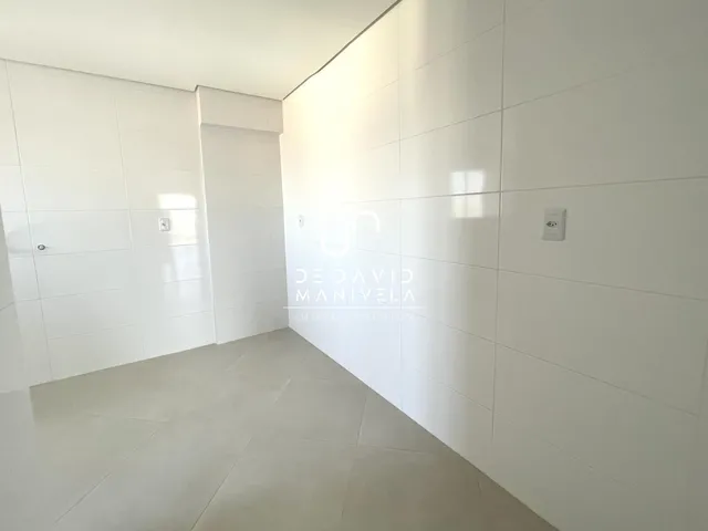 Imagem 10: Apartamento 02 dormitórios com 01 suíte e sacada com churrasqueira no bairro Ros