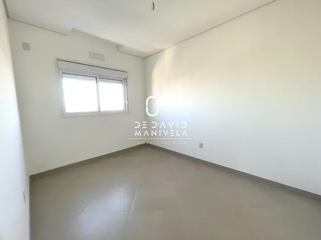 Imagem 13: Apartamento 02 dormitórios com 01 suíte e sacada com churrasqueira no bairro Ros