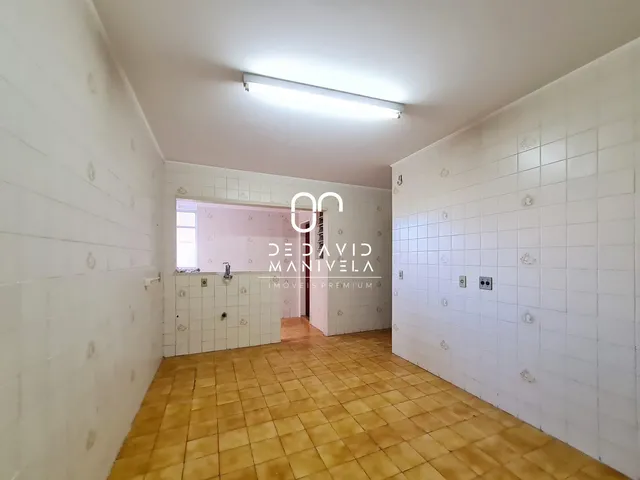 Imagem 9: À Venda Apartamento 2 Dormitórios com Dependência e com Garagem Coberta. Bairro