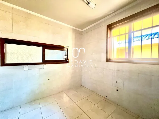 Imagem 5: Casa semimobiliada com 3 dormitórios e 2 vagas