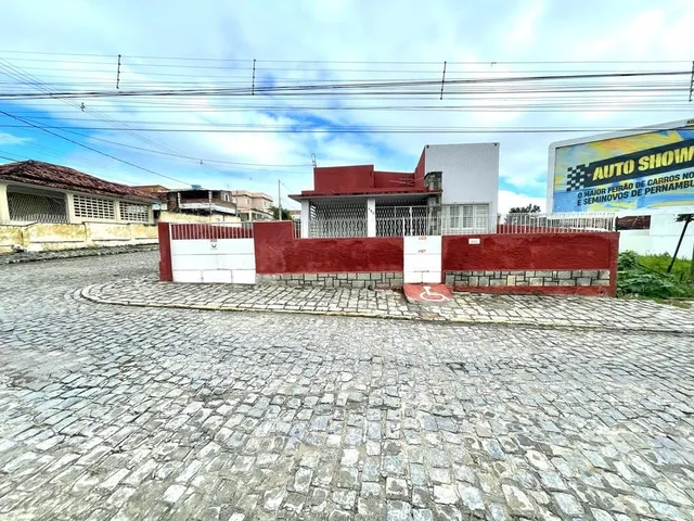 Imagem: Casa comercial de esquina disponível para