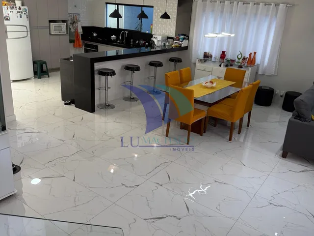 Imagem 2: COD 1646- VENDA - Casa Duplex com Piscina, Condomínio dos Pássaros