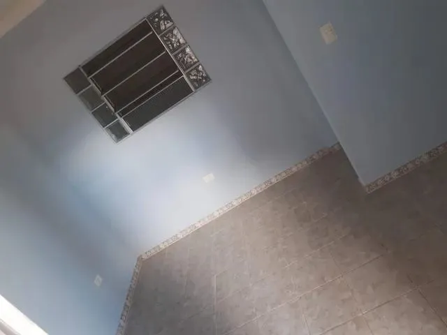 Imagem 1: Casa com Quintal, Pronta para Morar