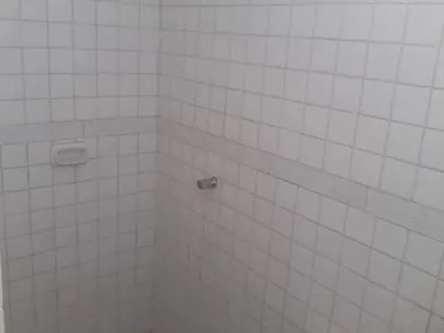 Imagem 2: Casa com Quintal, Pronta para Morar