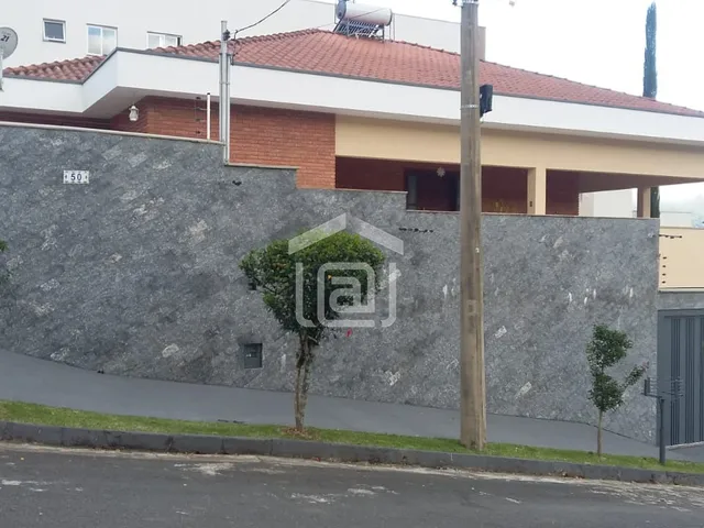 Imagem: Venda de Casa em Poços de Caldas