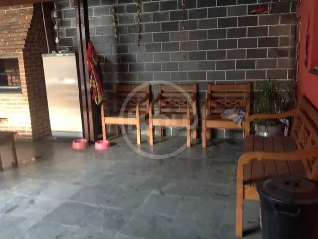 Imagem 3: Casa com 4 Dormitórios À Venda em Contagem