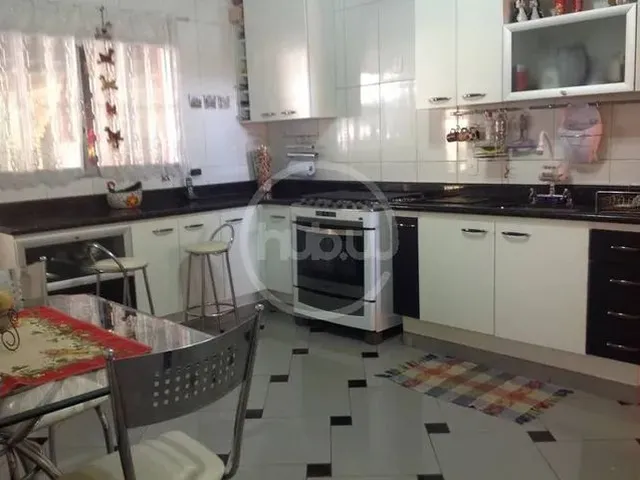 Imagem 4: Casa com 4 Dormitórios À Venda em Contagem