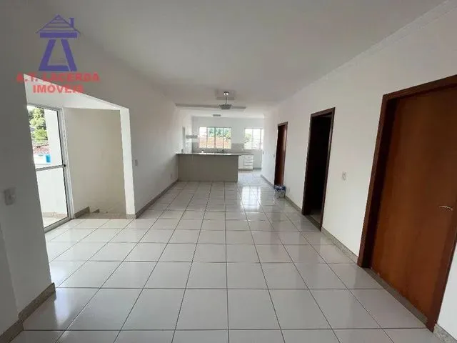Imagem: Casa para Alugar com 3 Quartos - Edgar Pereira