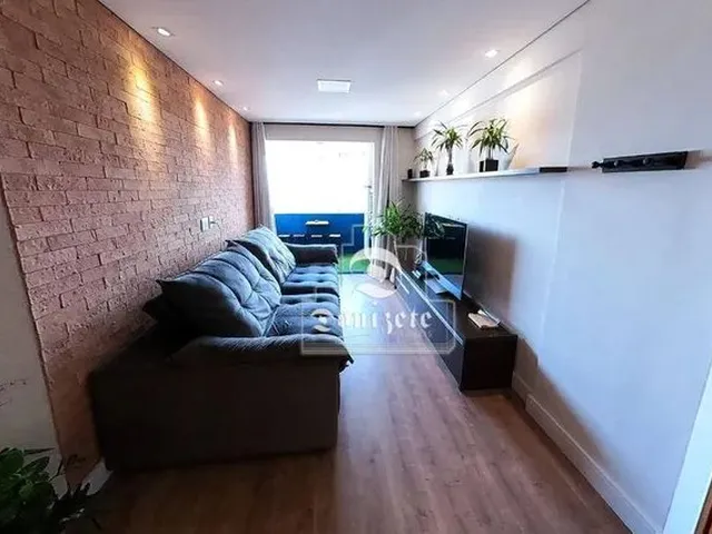 Imagem: O apartamento possui 3 Dormitórios, 1 Suíte, 1 Banheiro,
