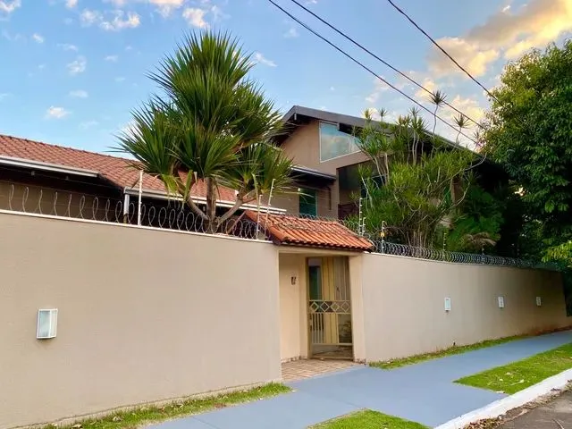 Imagem: Sobrado Espaçoso com Vista Parque
