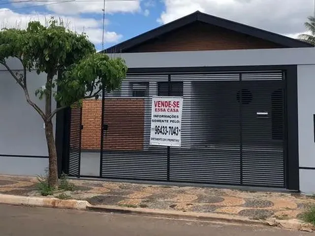 Imagem: Linda Casa na Avenida Painguas em Pirassununga/Sp