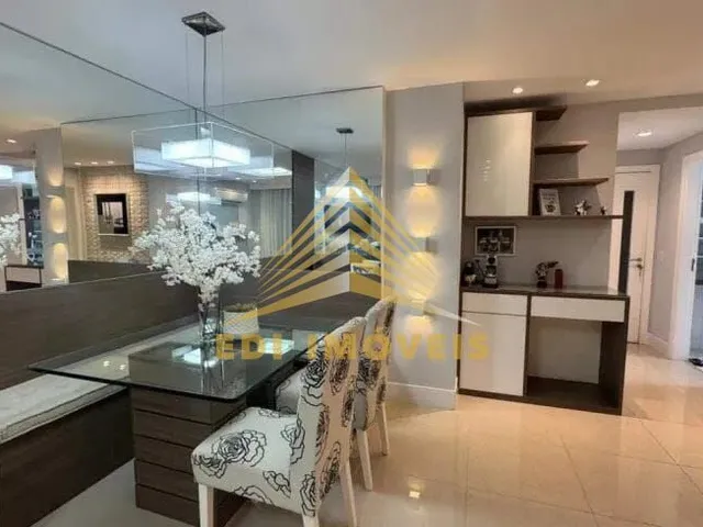 Imagem: O apartamento possui 3 Dormitórios, 1 Suíte, 4 Banheiros,