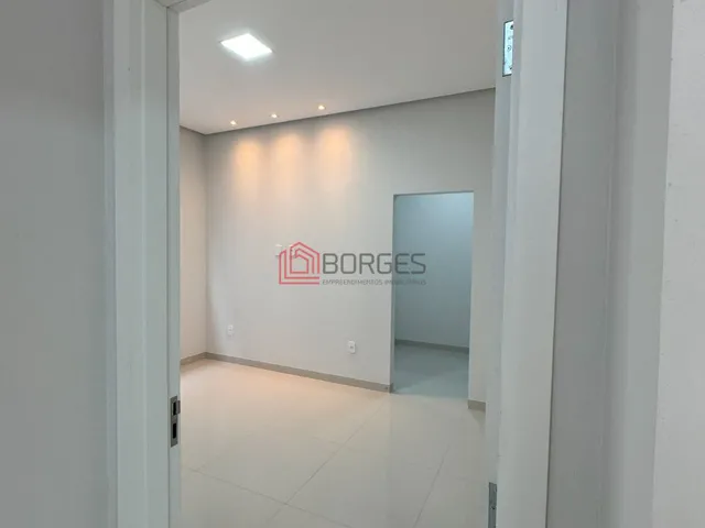 Imagem 9: Casa Padrão - 3 quartos sendo uma suíte com closet