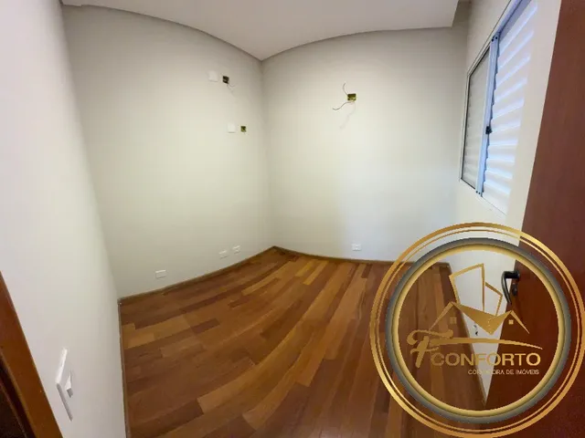 Imagem: Casa de Alto Padrão à Venda em Condomínio