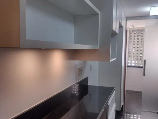 Imagem 2: SQN 313 ASA NORTE/ SUPER REFORMA/ 2 QUARTOS SUÍTE E CLOSET/ VAZADO/CLIMATIZADO/118,97M²