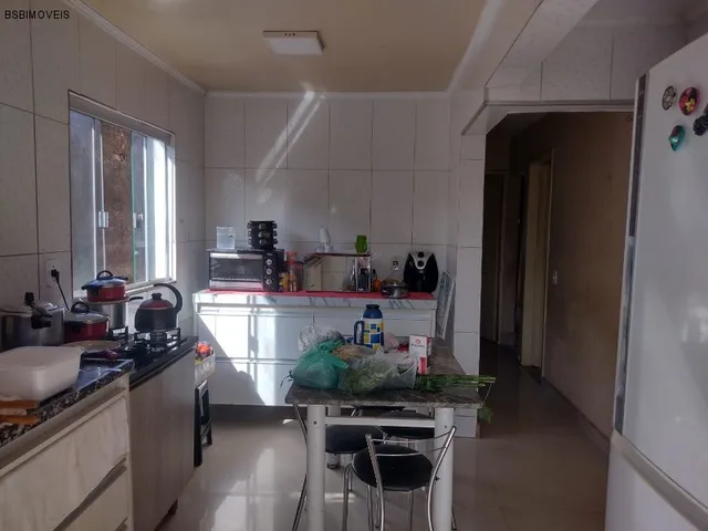 Imagem 2: QNM 5 CEIL. SUL , SOBRADO COM 6 QUARTOS /POTENCIAL DE RENTABILIDADE