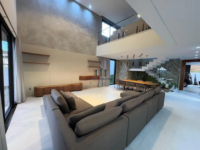 Imagem 14: Casa de Alto Padrão, Nova e Mobiliada com 4 Suítes e Piscina Suspensa em Alphavi
