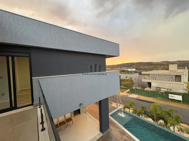 Imagem 11: Casa de alto padrão, nova e mobiliada com 4 suítes e Piscina suspensa em Alphavi