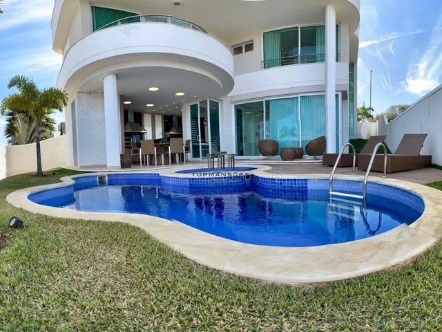 Imagem: Casa Luxuosa, 4 Suítes, Piscina, Hidromassagem
