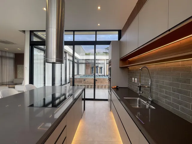 Imagem 10: Casa Moderna Mobiliada com 4 Quartos, Spa e Piscina em Alphaville Vespasiano