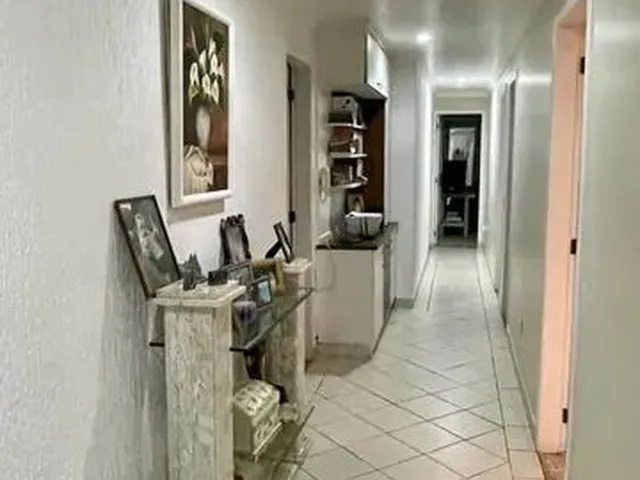 Imagem 10: Mosela - Vendo Ampla Casa com 05 Quartos