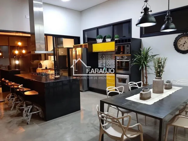 Imagem: Casa À Venda com 4 Súites, Sendo 1 Reversivel
