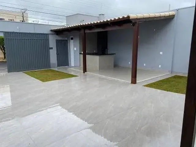 Imagem: A casa possui 3 Dormitórios, 1 Suíte, 3 Banheiros, 2