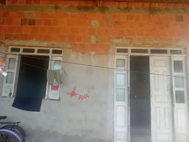 Imagem: A casa possui 2 Dormitórios, 2 Banheiros e está