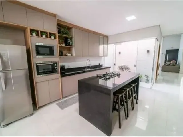 Imagem: A casa em condomínio possui 3 Dormitórios, 2 Suítes, 4