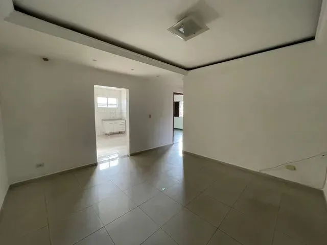 Imagem: A casa possui 2 Dormitórios, 1 Banheiro, 1 Vaga na