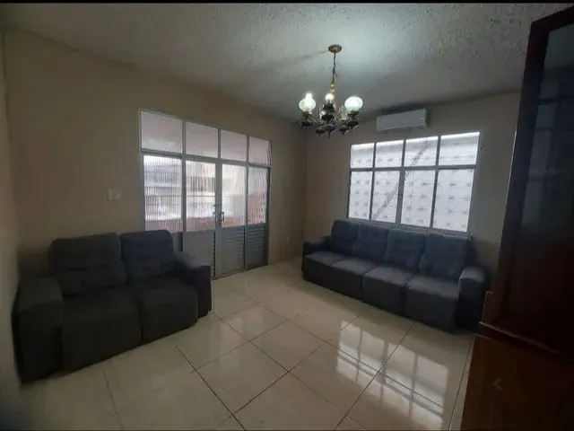 Imagem 3: Alugo Ampla Casa com 5 Dormitórios Próximo Terminal da Constantino Nery