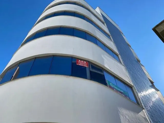 Imagem: Prédio Inteiro de Esquina À Venda 600