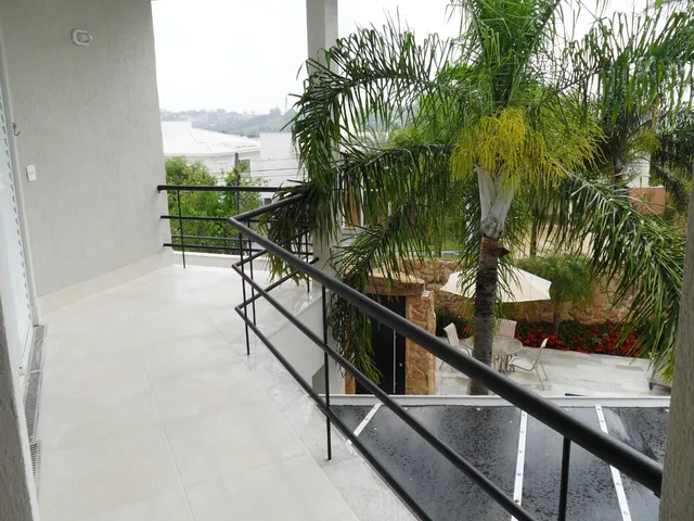 Imagem 2: Casa à venda no Alphaville Campinas, 4 suítes (1 master com varanda), piscina e espaço