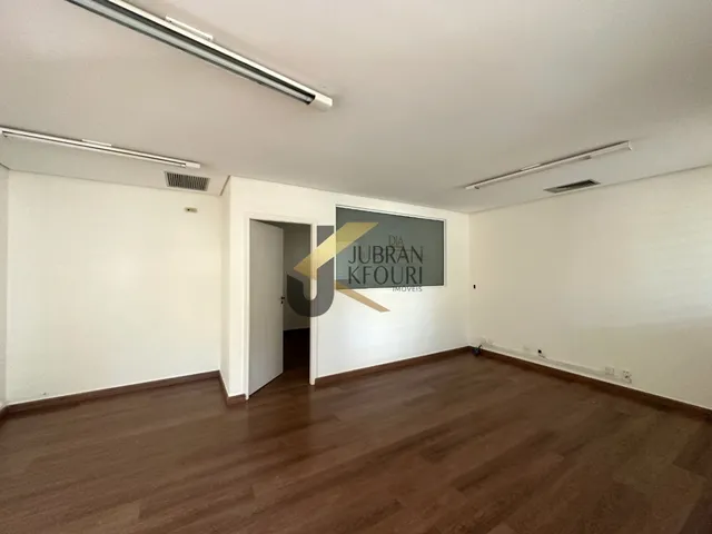 Imagem 9: Prédio corporativo à venda em Sousas, distrito de campinas, com várias salas e