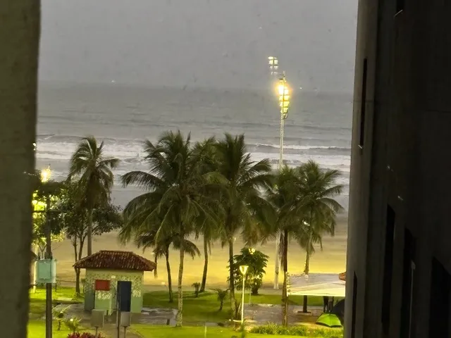 Imagem 1: Venda de Apartamento Mar Doce Lar Reformado com Vista Mar na Praia do Itararé em São Vicent/ Sp