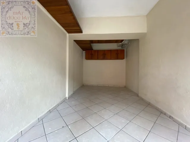 Imagem 7: Apartamento bem localizado e com garagem fechada em prédio baixo, além de estar a