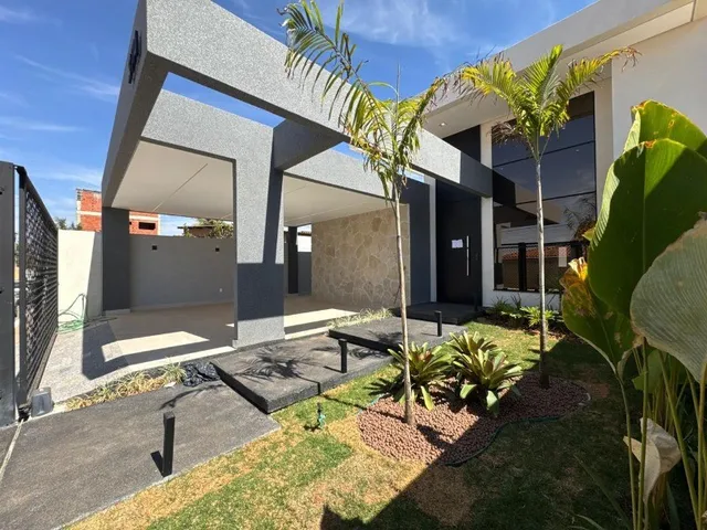 Imagem: A casa possui 4 Dormitórios, 2 Suítes, 4 Banheiros, 2