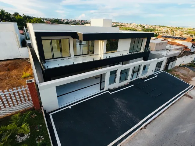 Imagem 3: Casa Moderna , 4 Suítes , 2 Andares , Lazer Completo , Fora de Condomínio na Rua 02 do