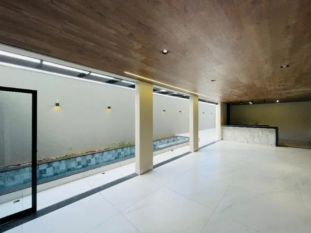 Imagem 1: Casa Moderna , 4 Suítes , 2 Andares , Lazer Completo , Fora de Condomínio na Rua 02 do