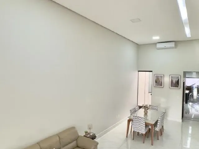 Imagem 10: Casa Moderna, Dentro de Condomínio, 3 Suítes, Lazer Completo, Lote de 400m² na Rua 04