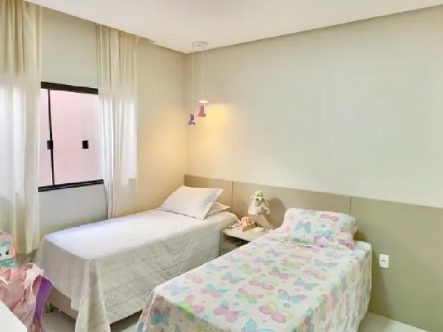 Imagem 4: Casa Moderna, Dentro de Condomínio, 3 Suítes, Lazer Completo, Lote de 400m² na Rua 04