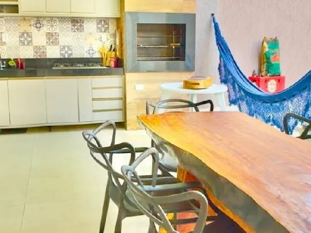 Imagem 8: Casa Moderna, Dentro de Condomínio, 3 Suítes, Lazer Completo, Lote de 400m² na Rua 04