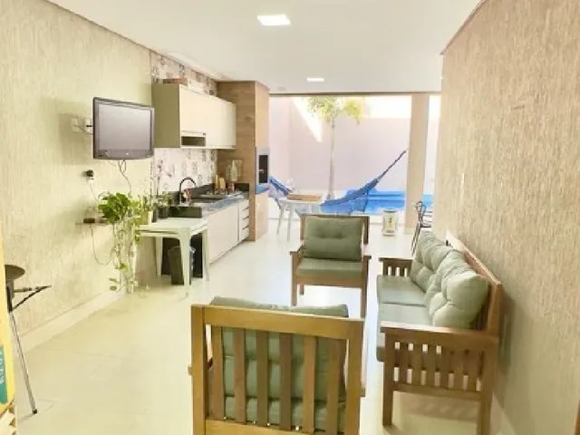 Imagem 6: Casa Moderna, Dentro de Condomínio, 3 Suítes, Lazer Completo, Lote de 400m² na Rua 04