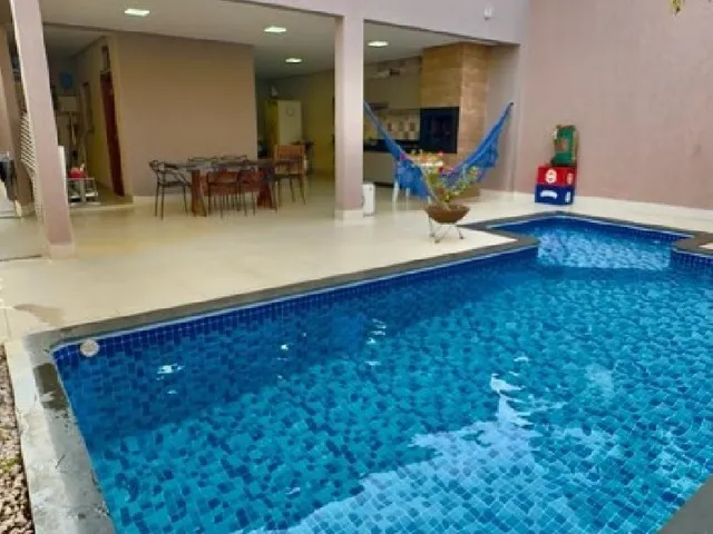 Imagem 9: Casa Moderna, Dentro de Condomínio, 3 Suítes, Lazer Completo, Lote de 400m² na Rua 04