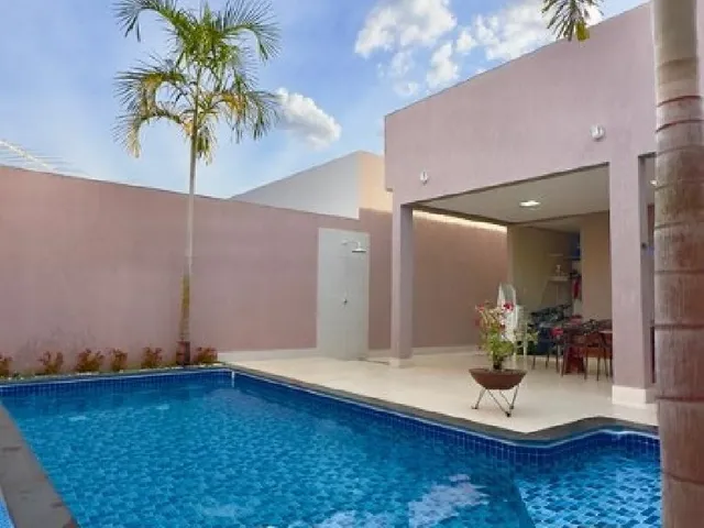 Imagem 5: Casa Moderna, Dentro de Condomínio, 3 Suítes, Lazer Completo, Lote de 400m² na Rua 04