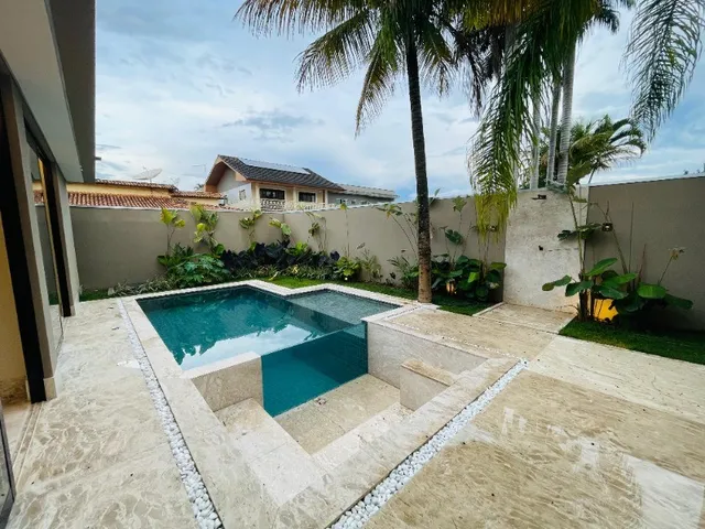Imagem 8: Casa Moderna , Projetada , 4 Suítes , Piscina , Nova , 560m², Dentro de Condomínio no