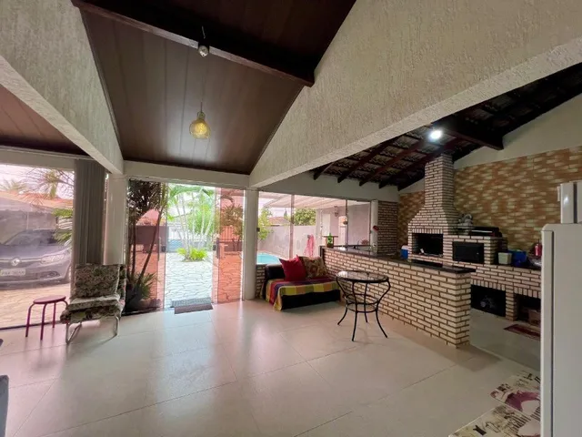 Imagem 2: Casa com 3 Quartos , Dentro de Condomínio , Lote de 400m² , Piscina , Churrasqueira com