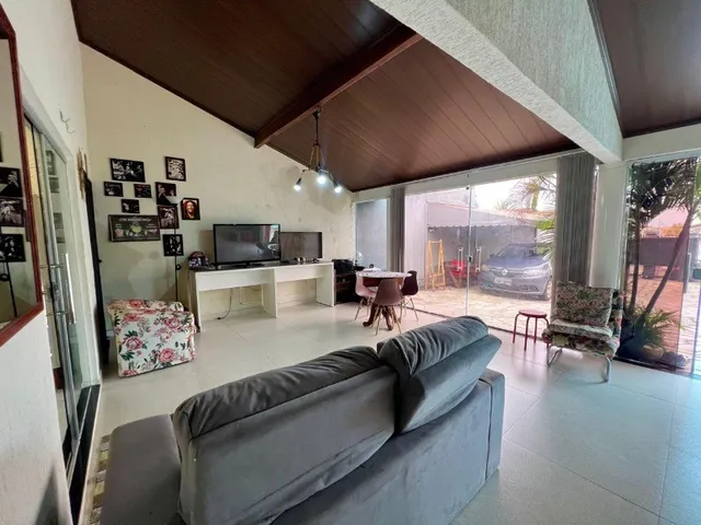 Imagem 8: Casa com 3 Quartos , Dentro de Condomínio , Lote de 400m² , Piscina , Churrasqueira com