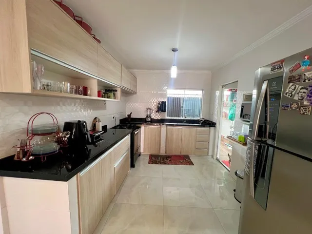 Imagem 9: Casa com 3 Quartos , Dentro de Condomínio , Lote de 400m² , Piscina , Churrasqueira com