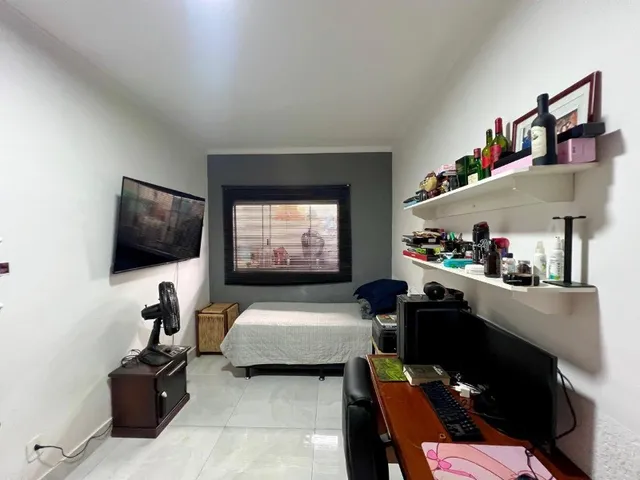 Imagem 10: Casa com 3 Quartos , Dentro de Condomínio , Lote de 400m² , Piscina , Churrasqueira com